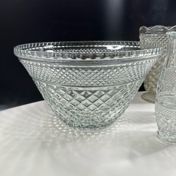 Wexford Clear Glass Punch Bowl Anchor Hocking Centerpiece - Picture 7 of 9